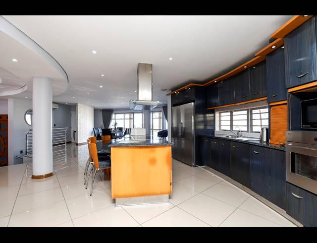 5 BEDROOM HOUSE FOR SALE IN UMHLANGA CENTRAL